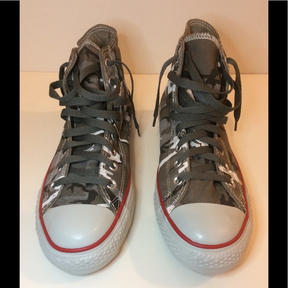CONVERSE Hi-Top in Gray Camo NEW in box